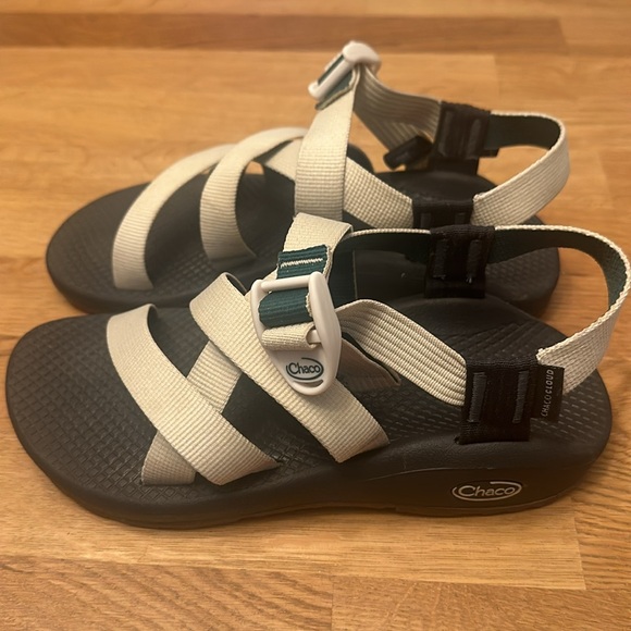 Chaco Banded Z/Cloud - Like New - Picture 4 of 6